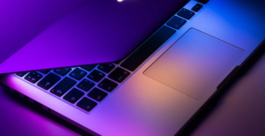 Apple 873x450